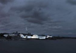 B-Ardbeg-Destillerie-auf-Islay-250x176 Ardbeg startet Weltraum Programm