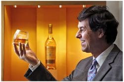 dr-bill-lumsden3-250x166 Whisky-Liebhaber stimmen online ab: Glenmorangie startet die „Cask Masters“