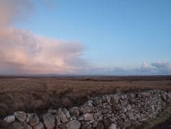 blick-auf-die-bucht-250x188 Neue Destillerie auf Islay: Gartbreck