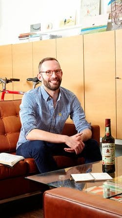 dermot_flynn-250x444 The Spirit of Dublin: Jameson Irish Whiskey feiert den St. Patrick's Day mit einzigartiger Hommage an seine Heimatstadt