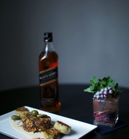 Black Label Elderflower und Nussbraten mit Laugen-Serviettenknödeln und Whiskysauce