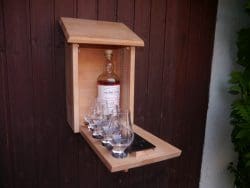 whisky-vogelhaus-offen-250x188 Nicht nur für den Winter: Das Whisky-Vogelhaus