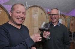 matthias-und-klaus-singer-fischer-barrique-keller-250x166 Ingelheimer Wein und Edradour Whisky - Double Maturation im Frühburgunder-Barrique