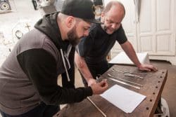 160629_bel_ps_wksp079-250x167 Die exklusive The Balvenie 5 Crafts Collection: Meisterliche Bartools von Hand gefertigt