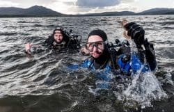 dr-bill-sanderson-r-george-stoyle-l-emerge-from-the-dornoch-firth-250x161 Glenmorangie besiedelt Dornoch Firth mit europäischen Austern - Highland-Destillerie erhält drei Nachhaltigkeitspreise