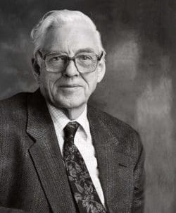 george-urquhart-250x302 Gordon & MacPhail. The Older, the Better. 80 Jahre im Sherry Butt, eine Sensation.