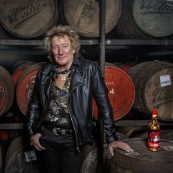rod-stewart-wolfies-whisky-250x250 Let the good times roll: Rod Stewarts Wolfie‘s Whisky kommt nach Deutschland