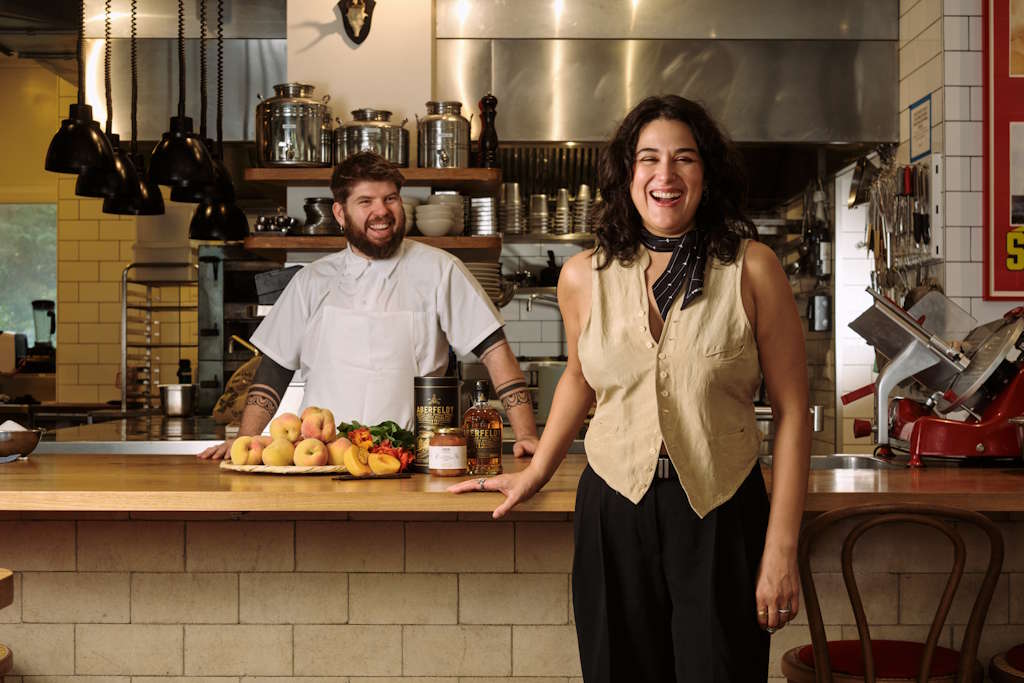 chefkoch-ben-zviel-und-sommeliere-samina-amy-raza-vom-restaurant-cafe-frieda ABERFELDY x Restaurant Café Frieda: Whisky & Fingerfood Pairing Menü und limitierte Marmelade