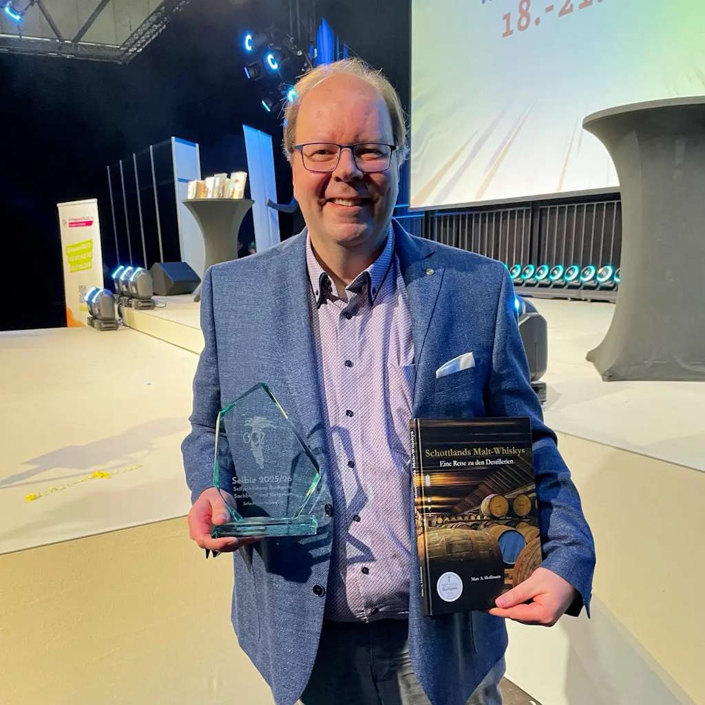 selfpublisher-preisverleihung-marc-hoffmann Marc A. Hoffmann holt einen der drei begehrten SelfPublishing Buchpreise 2025/26 in die Schweiz